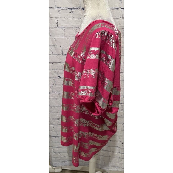 Chelsea & Theodore pink top with a silver distressed horizontal stripes 2X - Picture 2 of 5